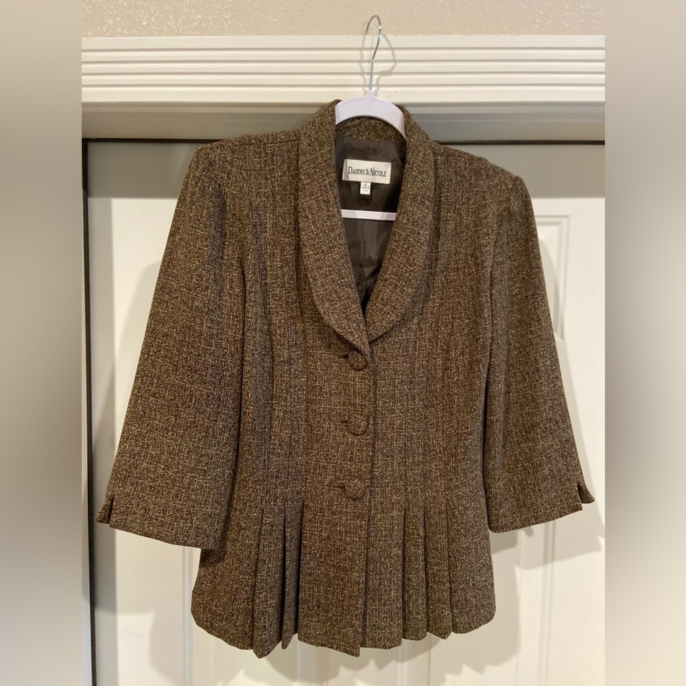 Danny & Nicole~Brown/Tan Tweed~Pleated~Short Blazer~Shawl Lapel Collar~Size 8